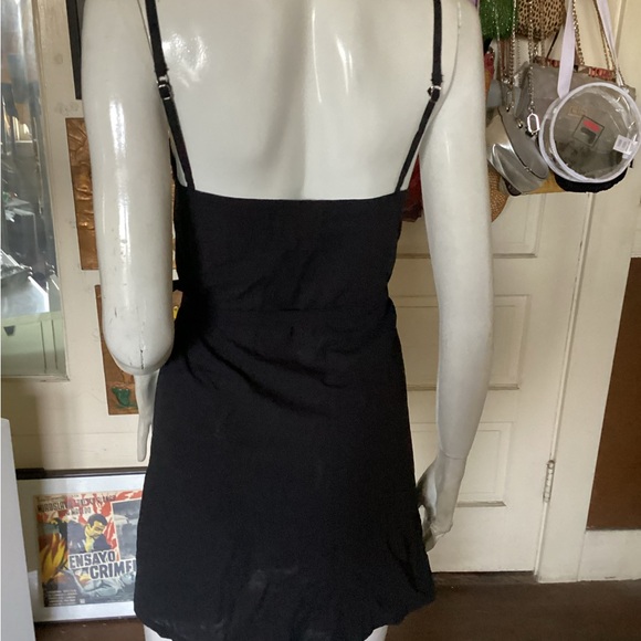 Things Between LBD - Picture 4 of 6